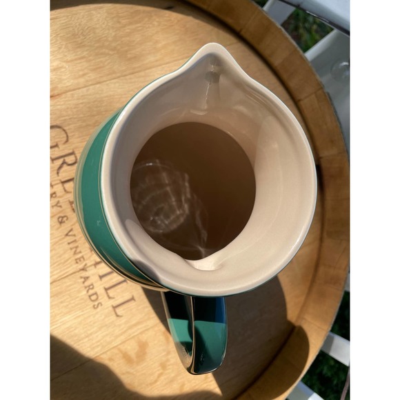 Le Creuset Pitcher Jug Stoneware Green Ombre Ribbed Large 9" Tall 72 oz. NEW - Picture 3 of 4